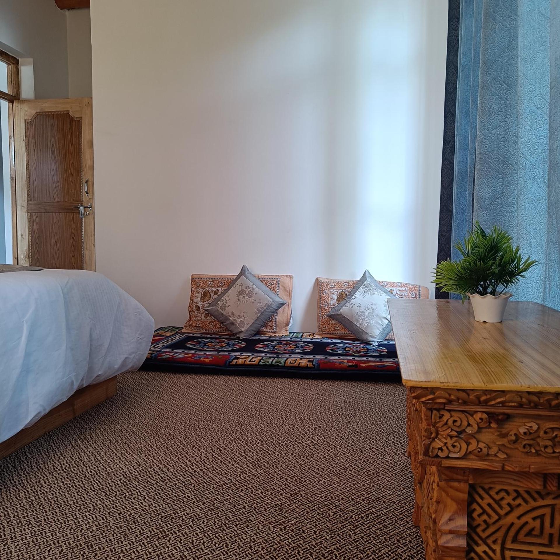 Hotel Traveller Nest Deskit Esterno foto